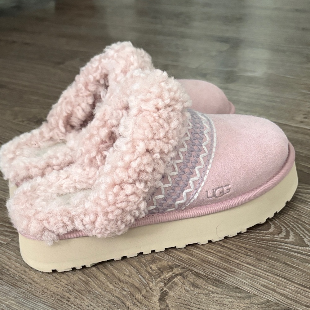 **BRAND NEW*
UGG DISQUETTE ATHERSON ROSE GREY SUEDE WOMEN'S SLIPPERS SIZE US 8